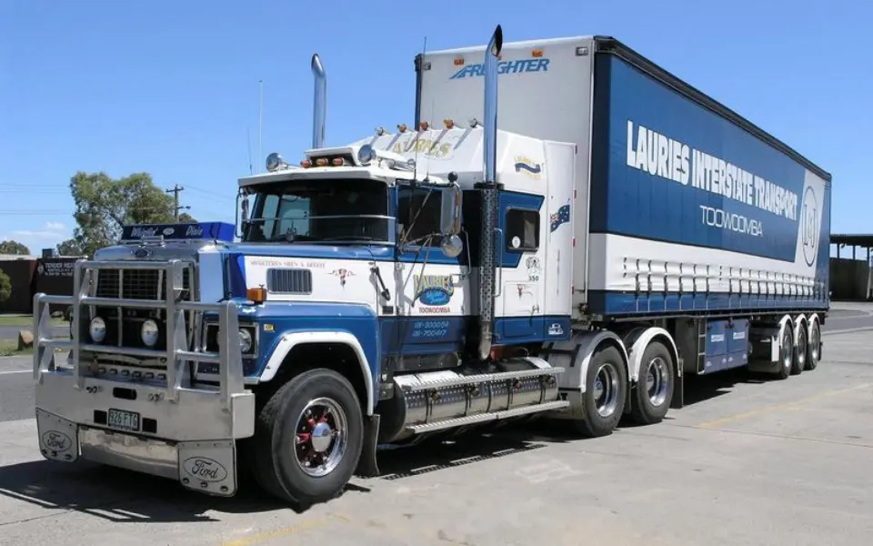 Почему отечественные грузовики не направляют выхлопные трубы вверх?